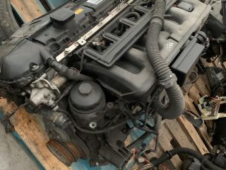 bontott BMW 3 E46 Motor (Fűzött blokk hengerfejjel)