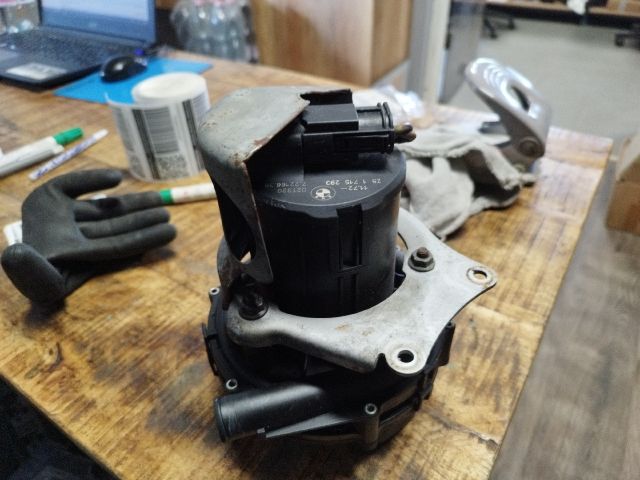 bontott BMW 3 E46 Szekunder Levegő Szivattyú