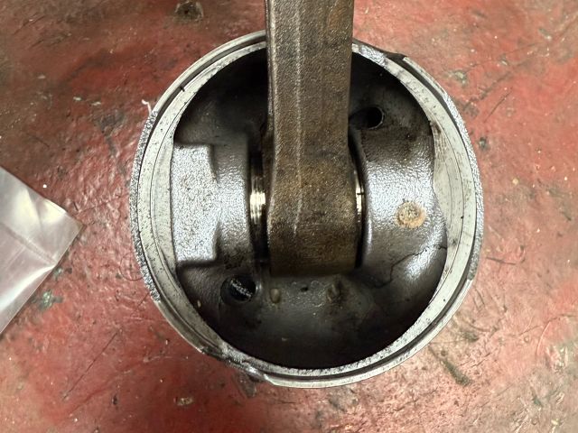 bontott BMW 3 E46 Dugattyú és Hajtókar