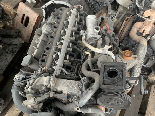 bontott BMW 3 E46 Motor (Fűzött blokk hengerfejjel)