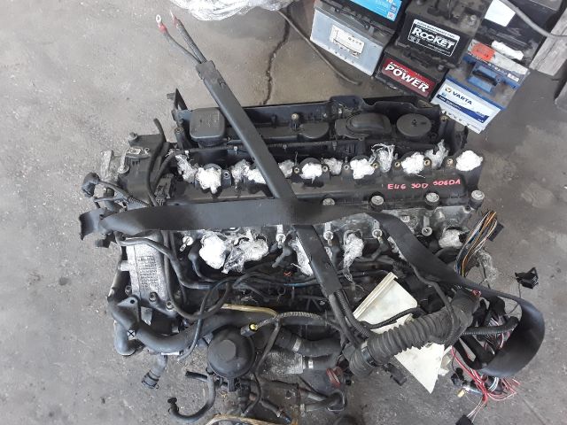 bontott BMW 3 E46 Motor (Fűzött blokk hengerfejjel)