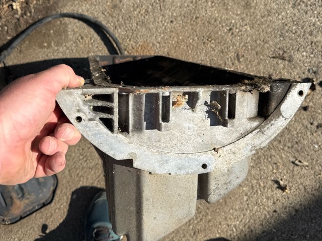 bontott BMW 3 E46 Olajteknő