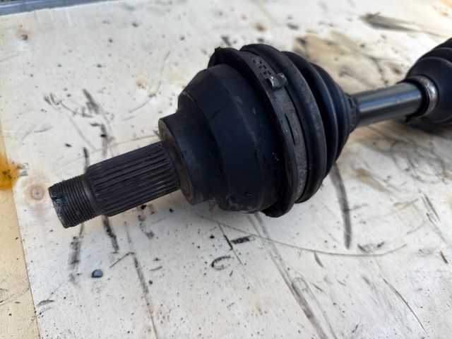 bontott BMW 3 E46 Bal Féltengely