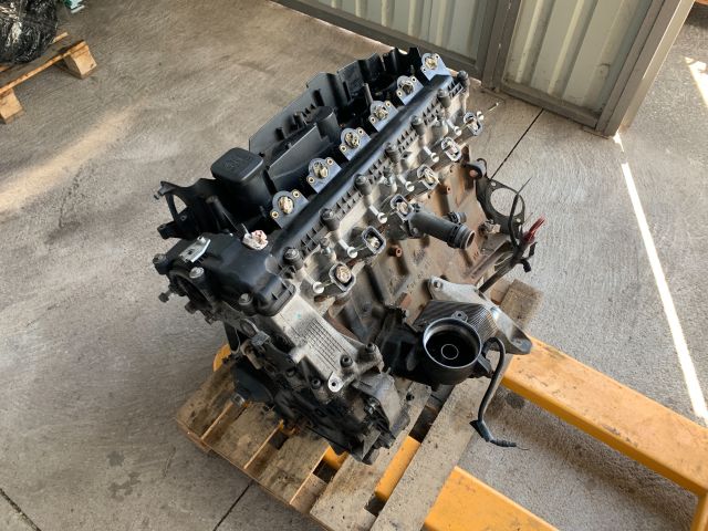 bontott BMW 3 E46 Motor (Fűzött blokk hengerfejjel)