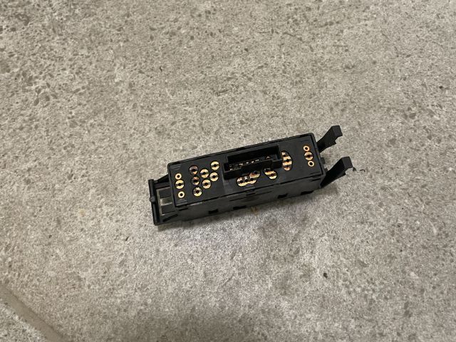 bontott BMW 3 E46 Ablakemelő Kapcsoló Négyes / Kettes