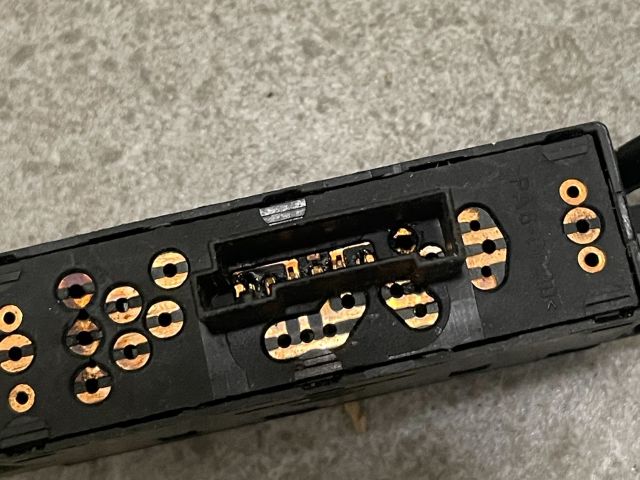 bontott BMW 3 E46 Ablakemelő Kapcsoló Négyes / Kettes