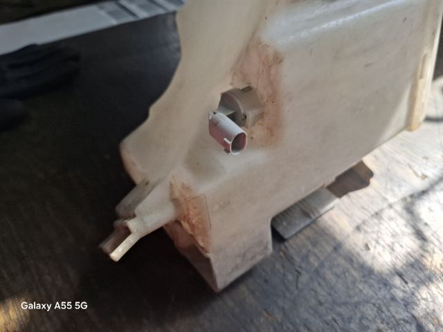 bontott BMW 3 E46 Ablakmosó Tartály