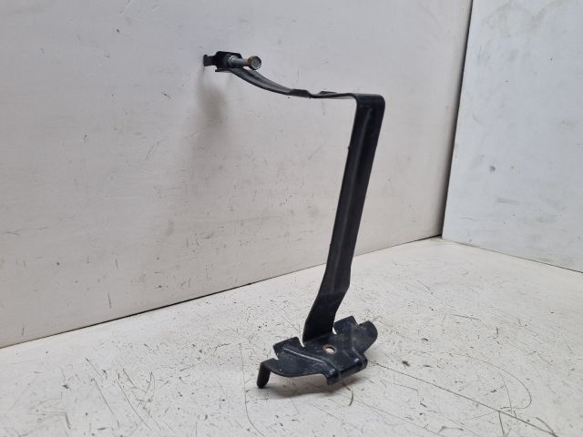 bontott BMW 3 E46 Akkumulátor Leszorító