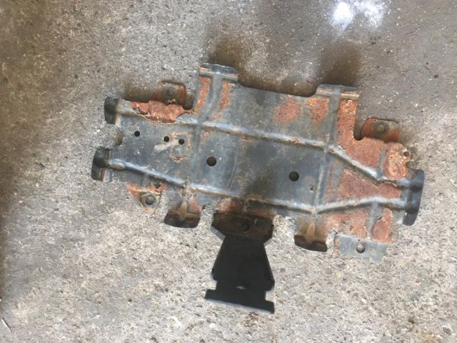 bontott BMW 3 E46 Akkumulátor Tartó