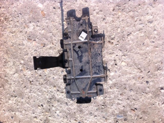 bontott BMW 3 E46 Akkumulátor Tartó