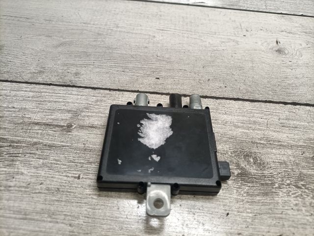 bontott BMW 3 E46 Antenna Erősítő