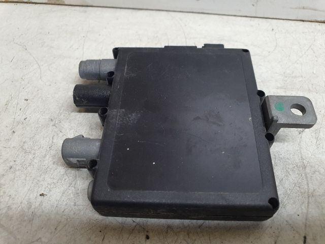 bontott BMW 3 E46 Antenna Erősítő