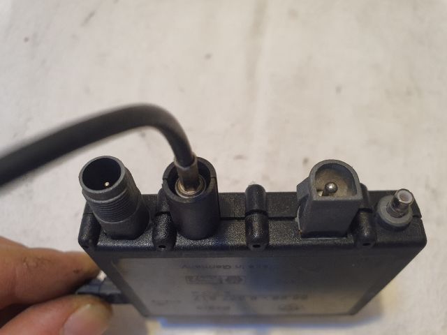 bontott BMW 3 E46 Antenna Erősítő