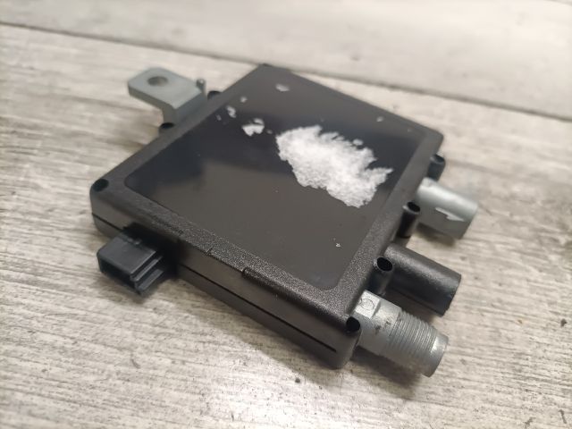 bontott BMW 3 E46 Antenna Erősítő