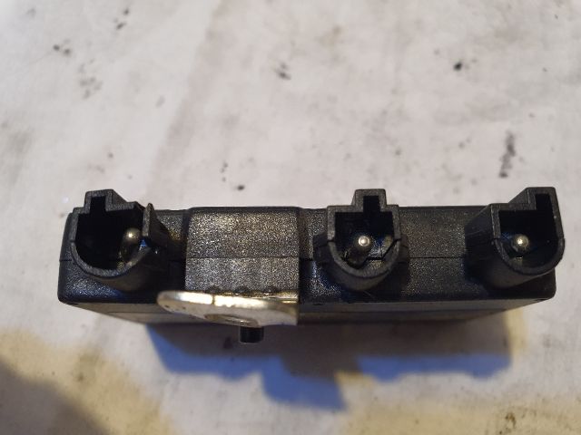 bontott BMW 3 E46 Antenna Erősítő