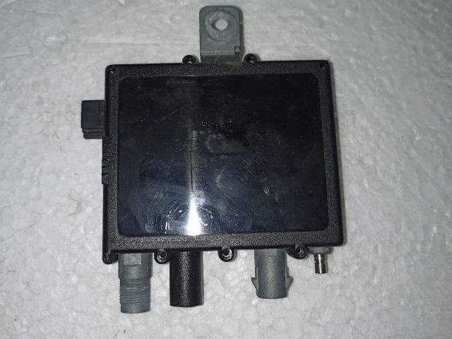 bontott BMW 3 E46 Antenna Erősítő