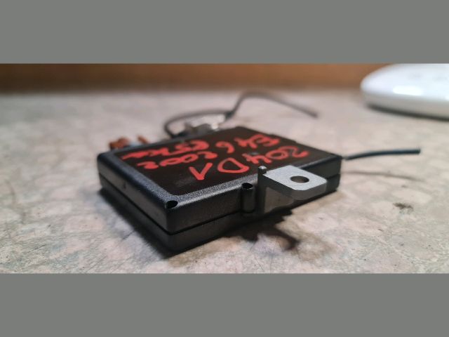 bontott BMW 3 E46 Antenna Erősítő