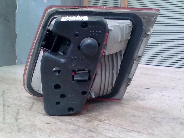 bontott BMW 3 E46 Bal Belső Hátsó Lámpa