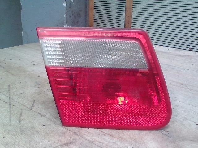 bontott BMW 3 E46 Bal Belső Hátsó Lámpa