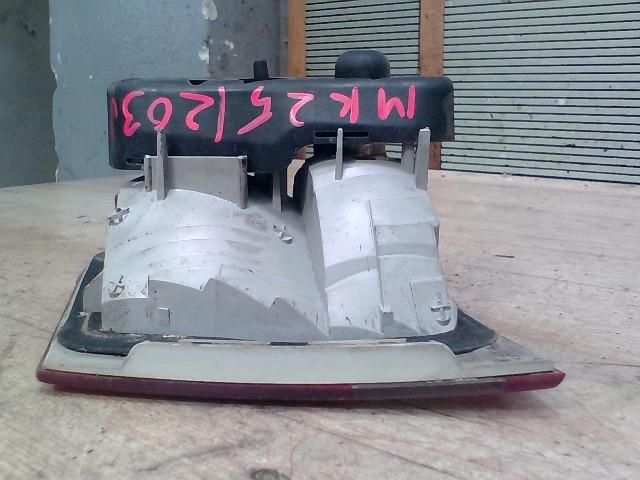 bontott BMW 3 E46 Bal Belső Hátsó Lámpa