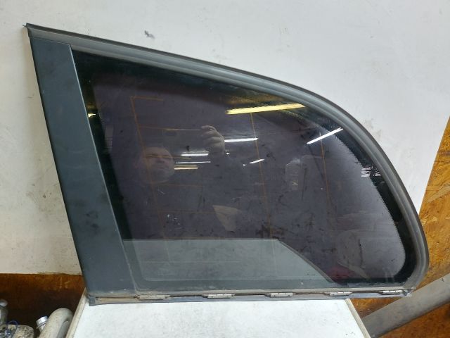 bontott BMW 3 E46 Bal C Oszlop Oldalablak Üveg