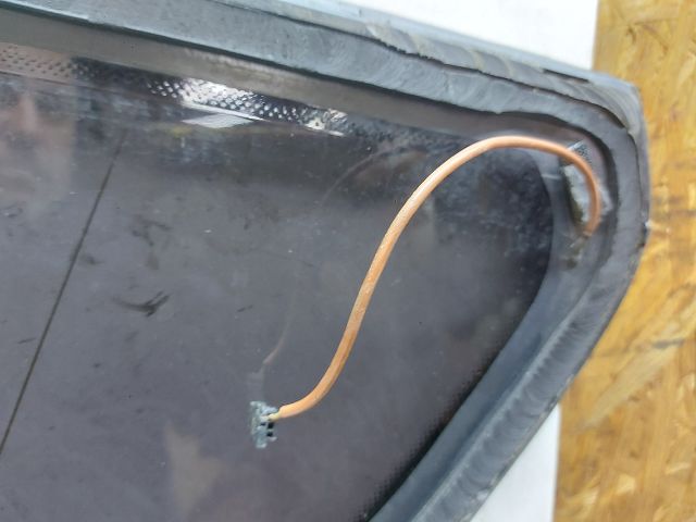 bontott BMW 3 E46 Bal C Oszlop Oldalablak Üveg