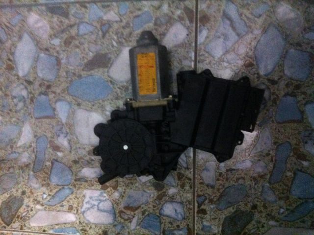 bontott BMW 3 E46 Bal első Ablakemelő Motor