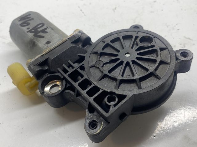 bontott BMW 3 E46 Bal első Ablakemelő Motor