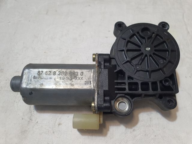bontott BMW 3 E46 Bal első Ablakemelő Motor
