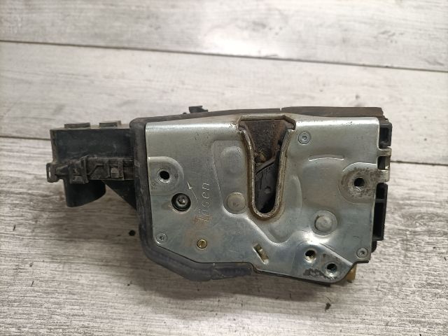 bontott BMW 3 E46 Bal első Ajtózár