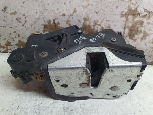 bontott BMW 3 E46 Bal első Ajtózár