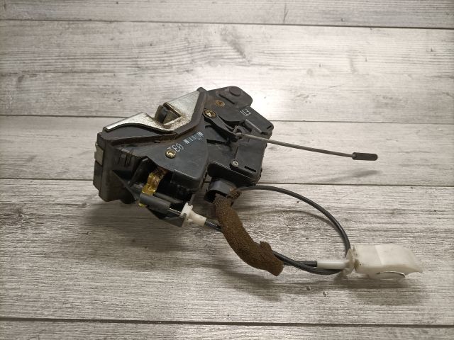 bontott BMW 3 E46 Bal első Ajtózár