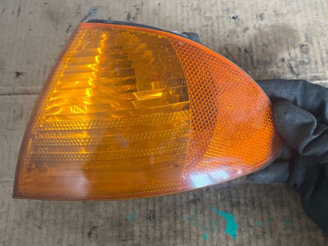 bontott BMW 3 E46 Bal első Irányjelző
