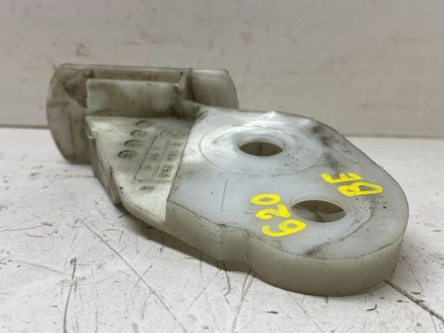 bontott BMW 3 E46 Bal első Lökhárító Tartó (Műanyag)