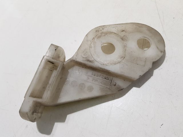 bontott BMW 3 E46 Bal első Lökhárító Tartó (Műanyag)