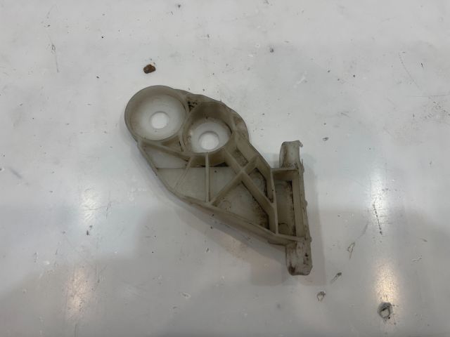 bontott BMW 3 E46 Bal első Lökhárító Tartó (Műanyag)