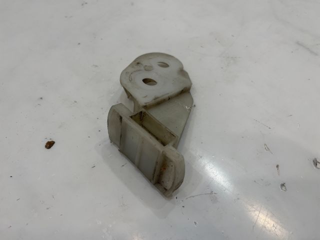 bontott BMW 3 E46 Bal első Lökhárító Tartó (Műanyag)