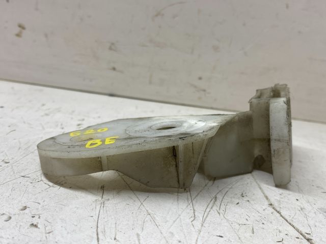 bontott BMW 3 E46 Bal első Lökhárító Tartó (Műanyag)