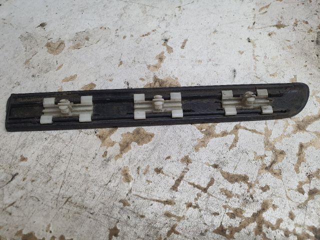 bontott BMW 3 E46 Bal első Sárvédő Díszléc