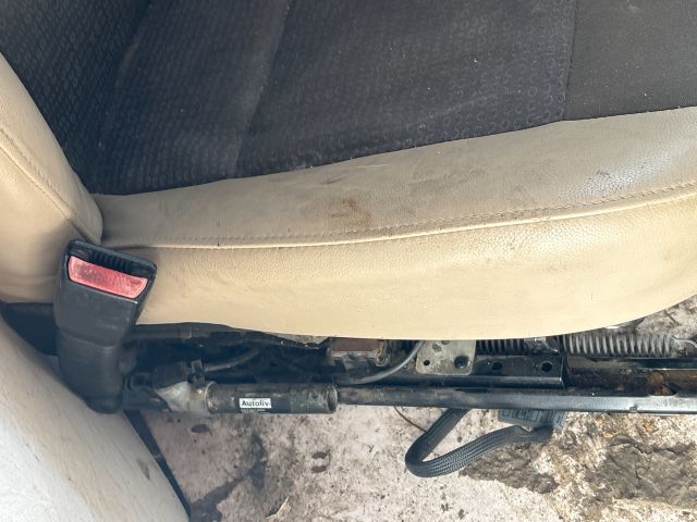 bontott BMW 3 E46 Bal első Ülés