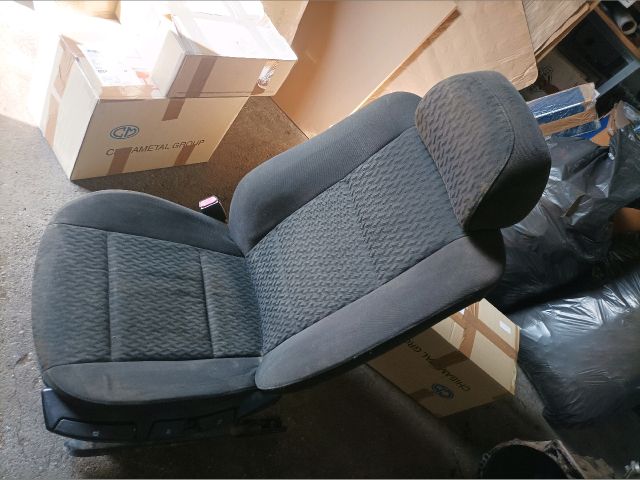 bontott BMW 3 E46 Bal első Ülés