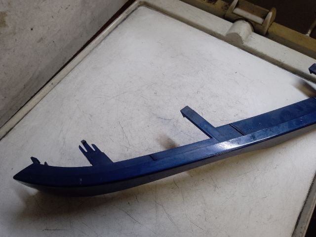 bontott BMW 3 E46 Bal Fényszóró Bajusz Díszléc