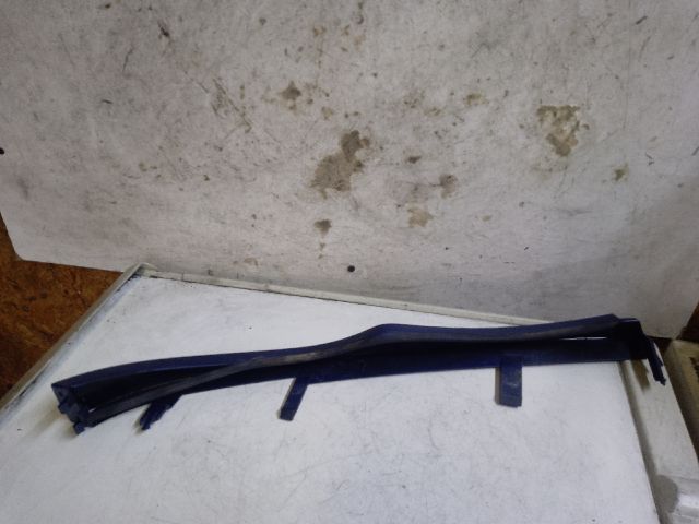 bontott BMW 3 E46 Bal Fényszóró Bajusz Díszléc