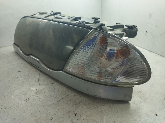 bontott BMW 3 E46 Bal Fényszóró