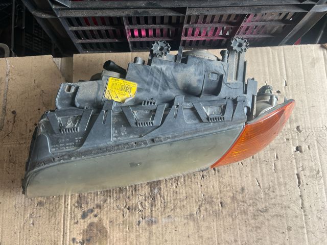 bontott BMW 3 E46 Bal Fényszóró