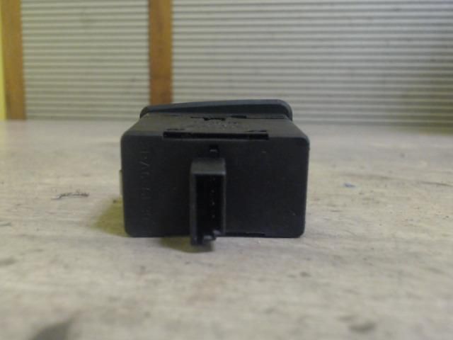 bontott BMW 3 E46 Bal hátsó Ablakemelő Kapcsoló