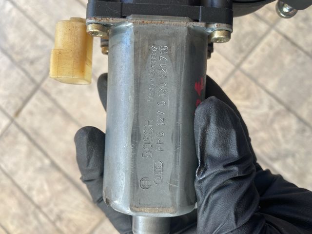 bontott BMW 3 E46 Bal hátsó Ablakemelő Motor