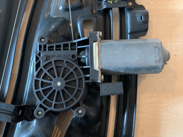 bontott BMW 3 E46 Bal hátsó Ablakemelő Szerkezet (Elektromos)