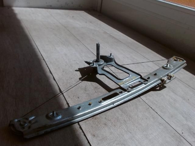 bontott BMW 3 E46 Bal hátsó Ablakemelő Szerkezet (Mechanikus)