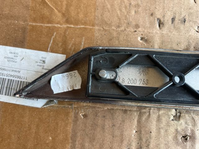 bontott BMW 3 E46 Bal hátsó Ajtó Díszléc